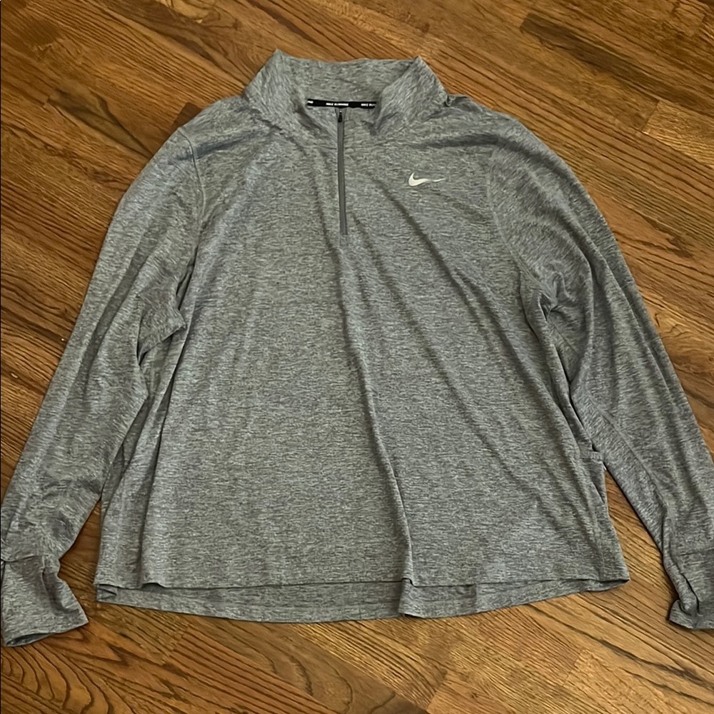 Nike Women’s Gray Long Sleeve Quarter Zip Pullover